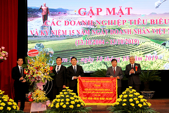 Gặp mặt các doanh nghiệp tiêu biểu và Kỷ niệm 15 năm Ngày Doanh nhân Việt Nam (13/10/2004 – 13/10/2019)