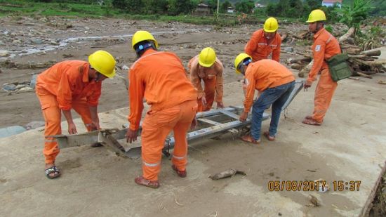Công ty Điện lực Sơn La khắc phục hậu quả mưa lũ