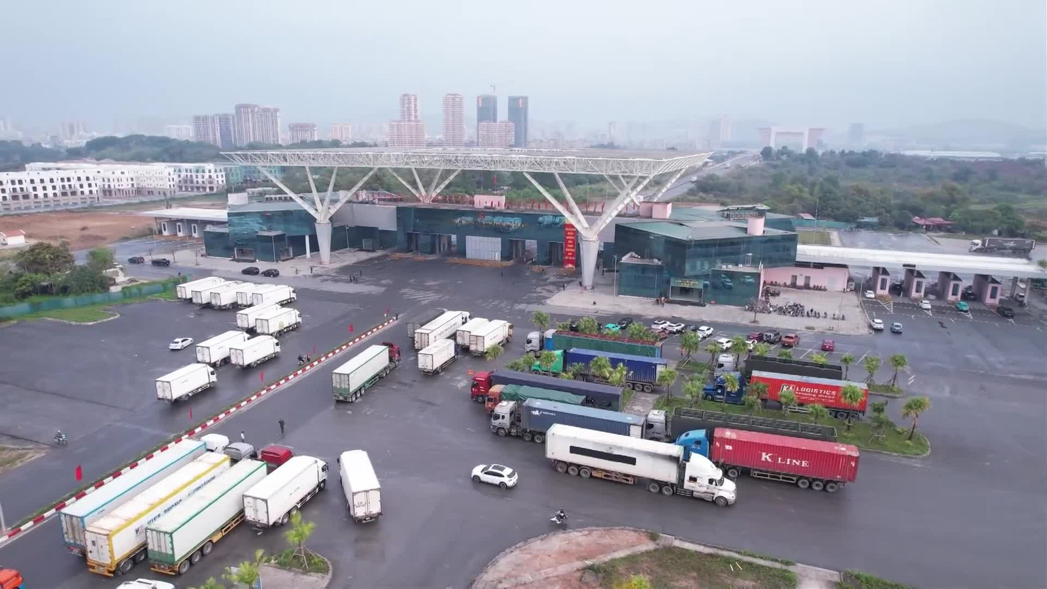  Thông tin về thời gian thông quan vào các ngày cuối tuần tại cửa khẩu quốc tế Móng Cái (cầu Bắc Luân II)   