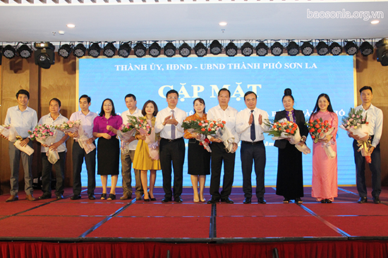 Thành phố, Yên Châu, Bắc Yên, Mộc Châu tổ chức gặp mặt nhân Ngày Doanh nhân Việt Nam