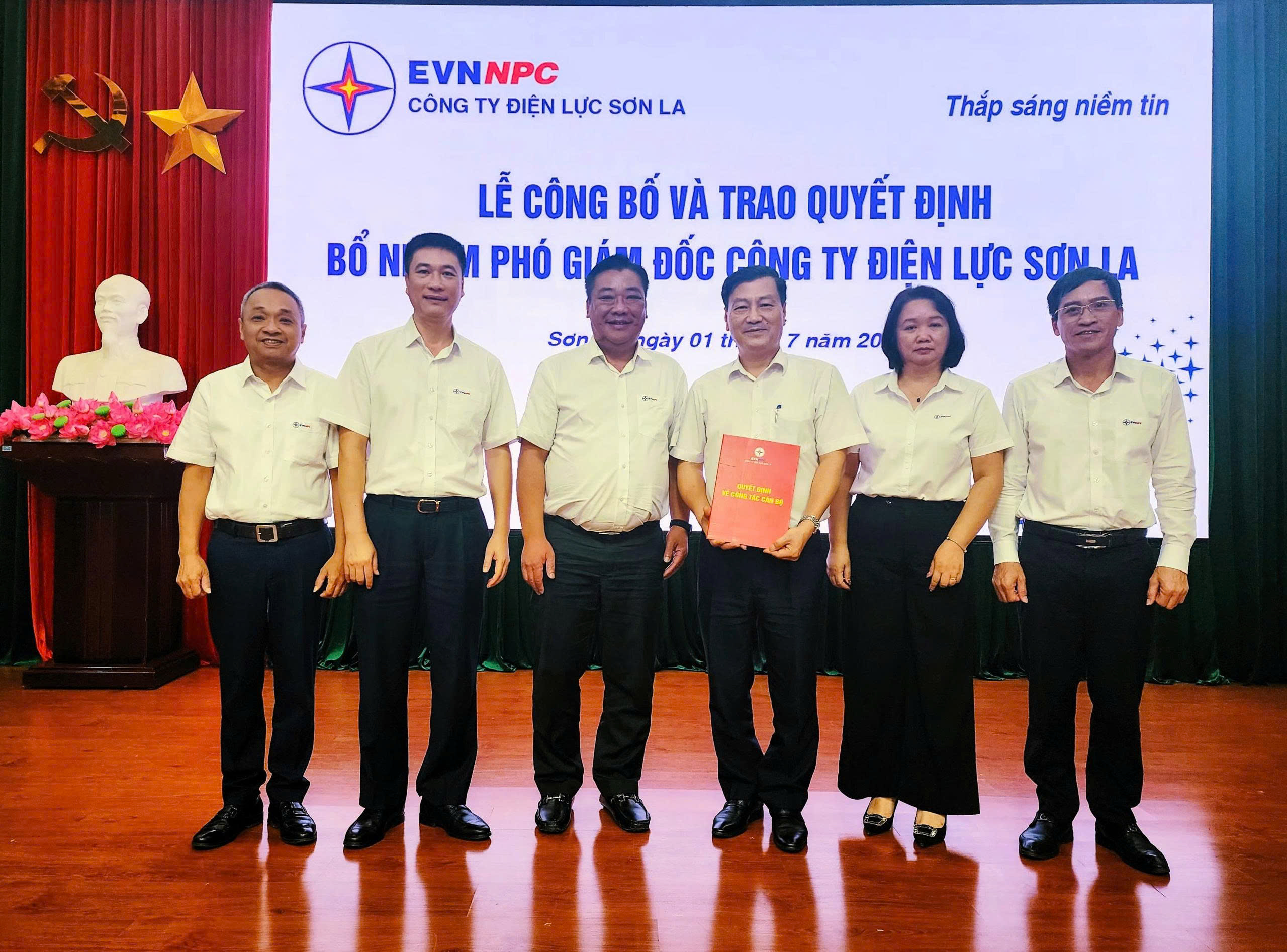  Công ty Điện lực Sơn La tổ chức Lễ công bố và trao Quyết định bổ nhiệm Phó Giám đốc Công ty   