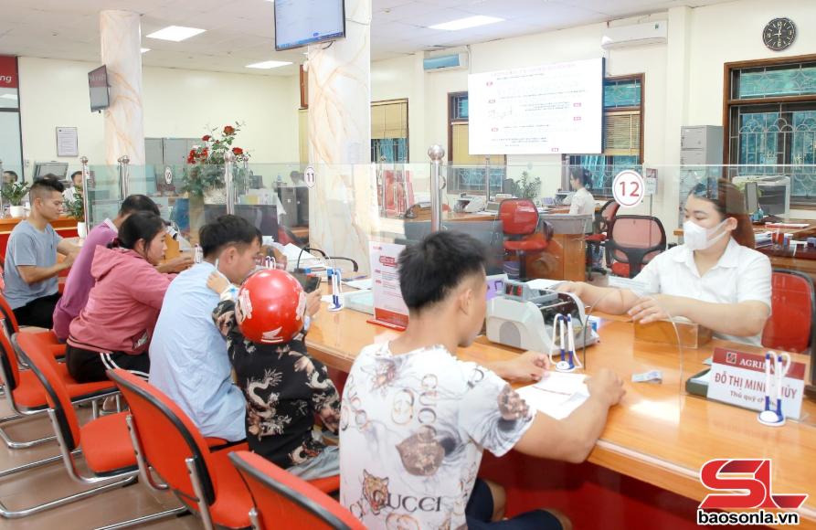  Tiếp sức sản xuất từ nguồn vốn vay  