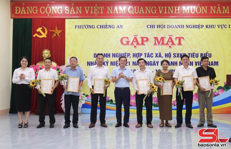 Gặp mặt doanh nghiệp, HTX, hộ sản xuất, kinh doanh tiêu biểu