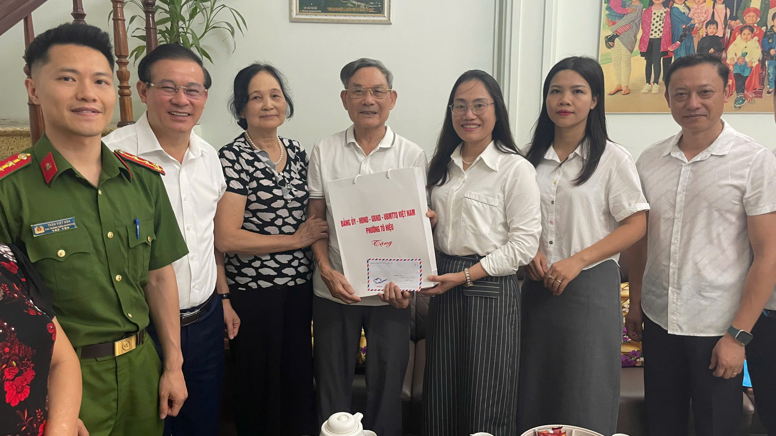 Chi hội Doanh nghiệp khu vực 1 thăm, tặng quà các thương binh, bệnh binh