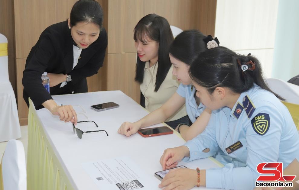 Tăng cường bảo vệ quyền lợi người tiêu dùng Tăng cường bảo vệ quyền lợi người tiêu dùng