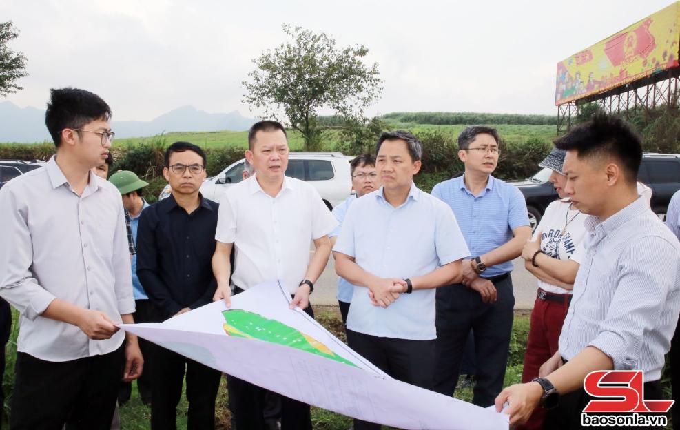 Tháo gỡ khó khăn, vướng mắc liên quan đến các dự án của Thiên đường sữa Mộc Châu