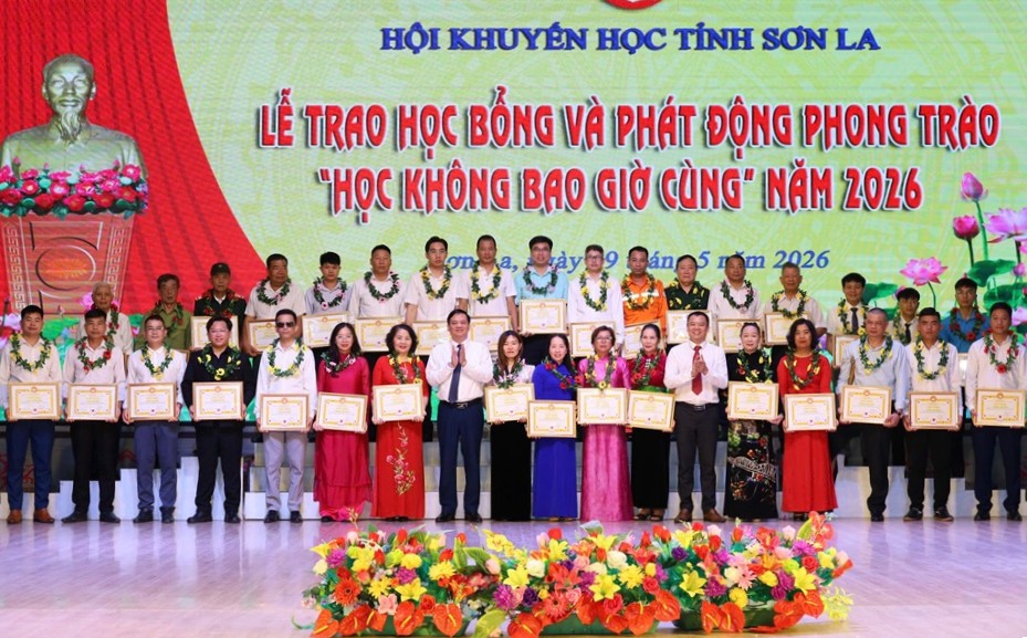 Gương sáng người lao động học tập và cống hiến theo lời Bác