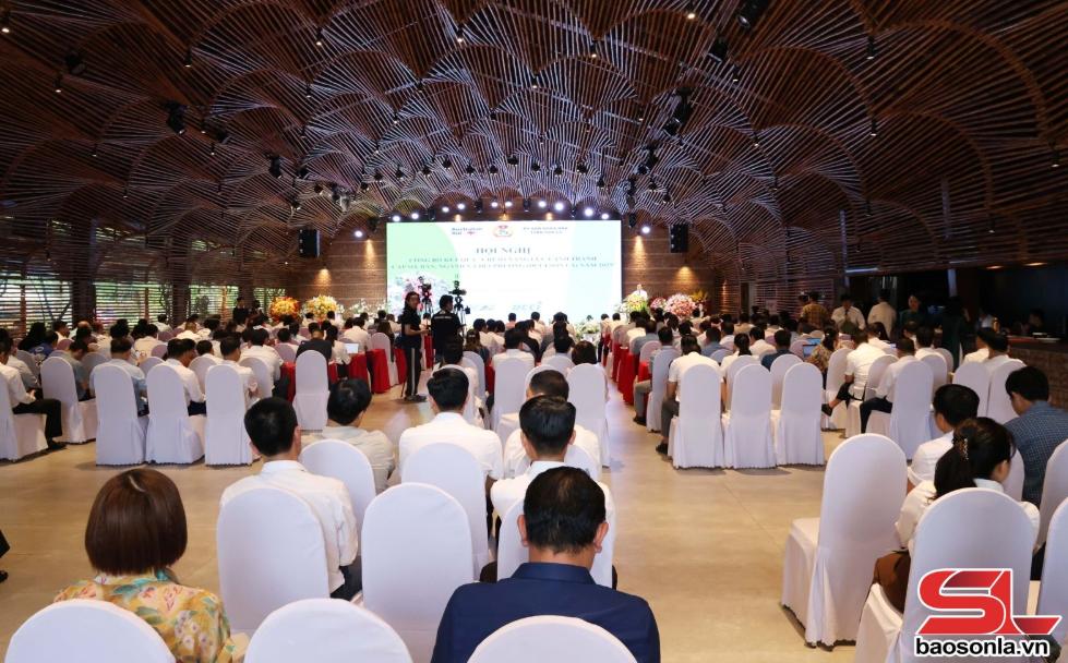 Sơn La công bố điểm số xếp hạng và vinh danh 3 sở, ngành có kết quả DCCI tốt nhất  