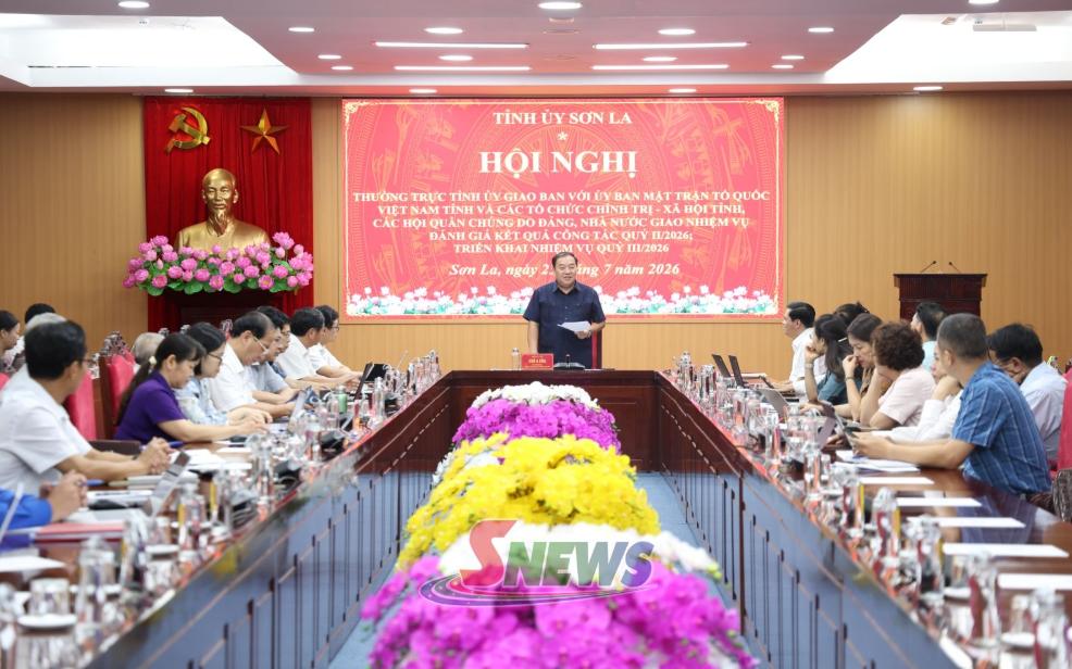 Thường trực Tỉnh ủy giao ban với Ủy ban MTTQ Việt Nam và các tổ chức chính trị - xã hội tỉnh
