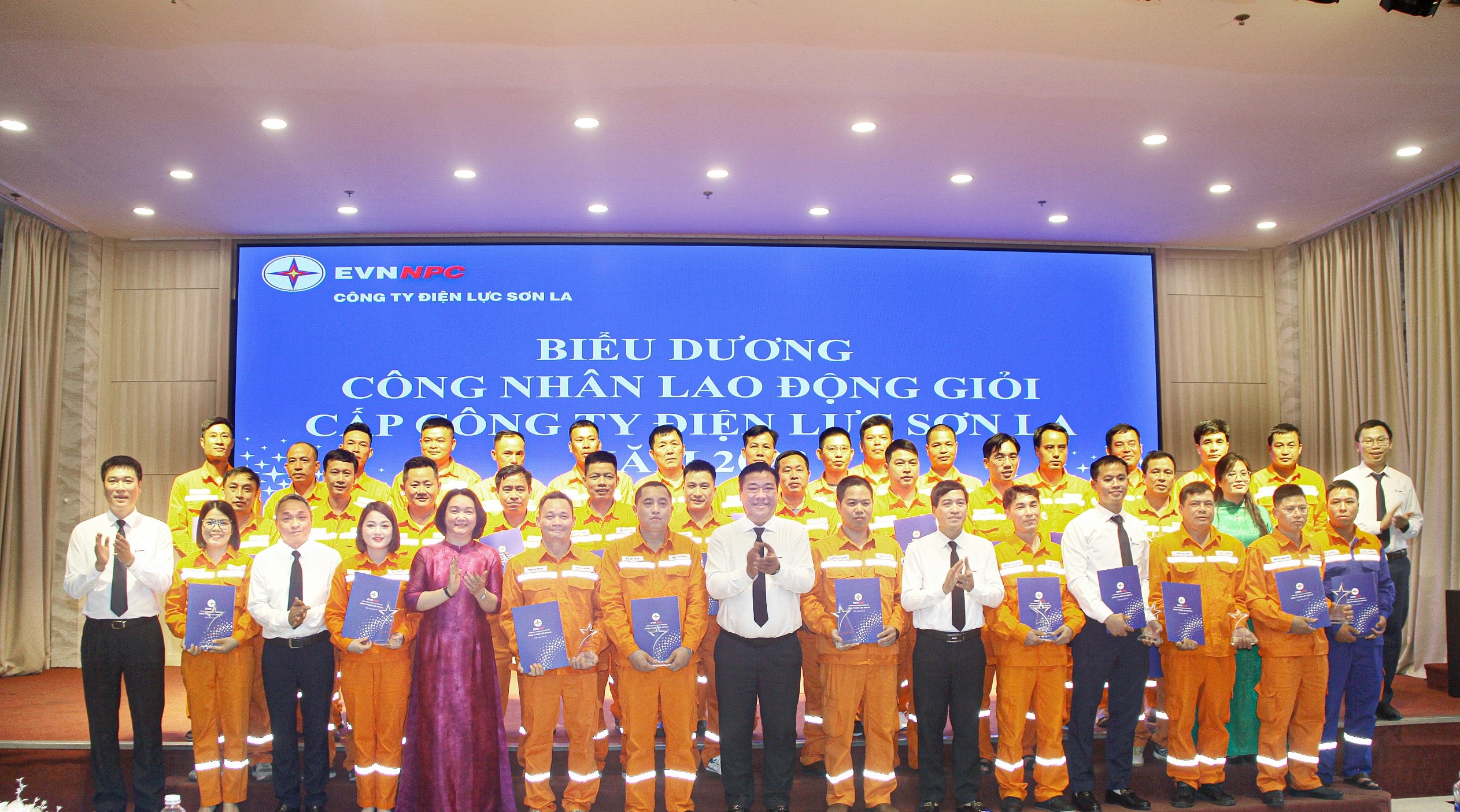  PC Sơn La: 35 Công nhân Lao động giỏi cấp Công ty được vinh danh  