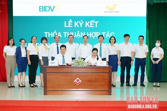 Ký kết thỏa thuận hợp tác Bưu điện tỉnh - BIDV Sơn La
